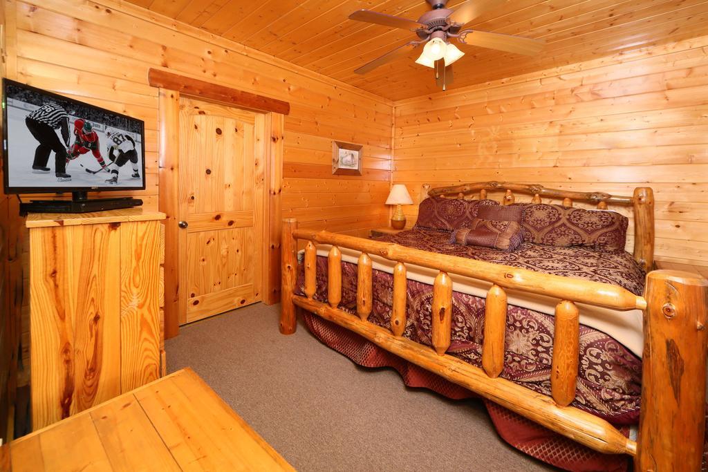 Rising Eagle Lodge - Eight Bedroom Pigeon Forge Luaran gambar
