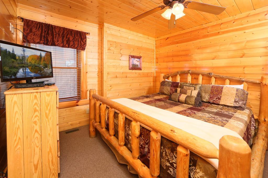 Rising Eagle Lodge - Eight Bedroom Pigeon Forge Luaran gambar