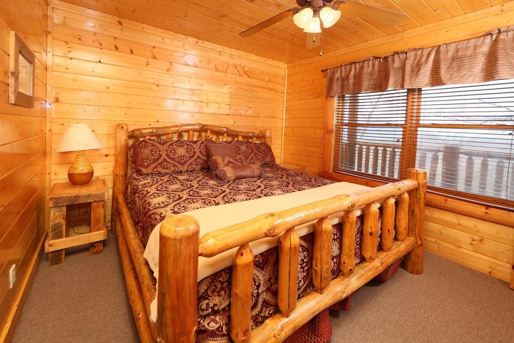Rising Eagle Lodge - Eight Bedroom Pigeon Forge Luaran gambar