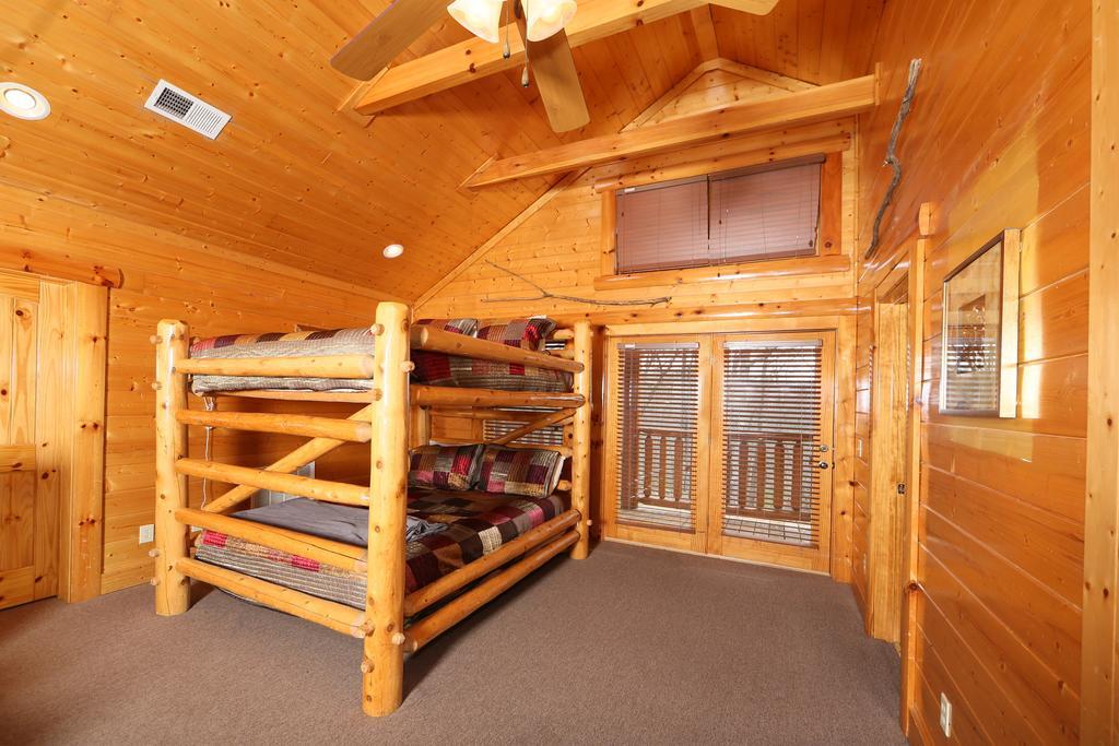 Rising Eagle Lodge - Eight Bedroom Pigeon Forge Luaran gambar