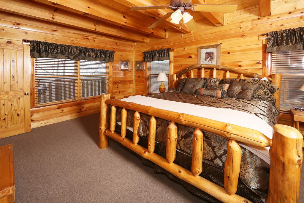 Rising Eagle Lodge - Eight Bedroom Pigeon Forge Luaran gambar